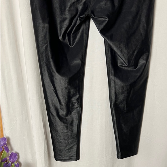 Noli Black Gloss High-Waisted Liquid Legging Size Large - Picture 7 of 8